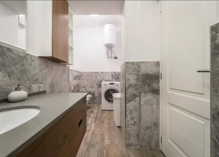 Blloku Deluxe 1br/ap Apartment