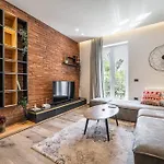 Apartment Blloku Deluxe 1br/ap Tirana