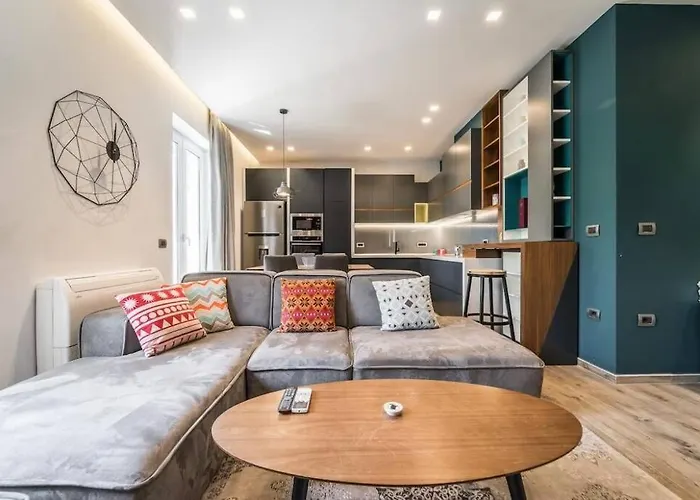 Blloku Deluxe 1br/ap Lägenhet Tirana