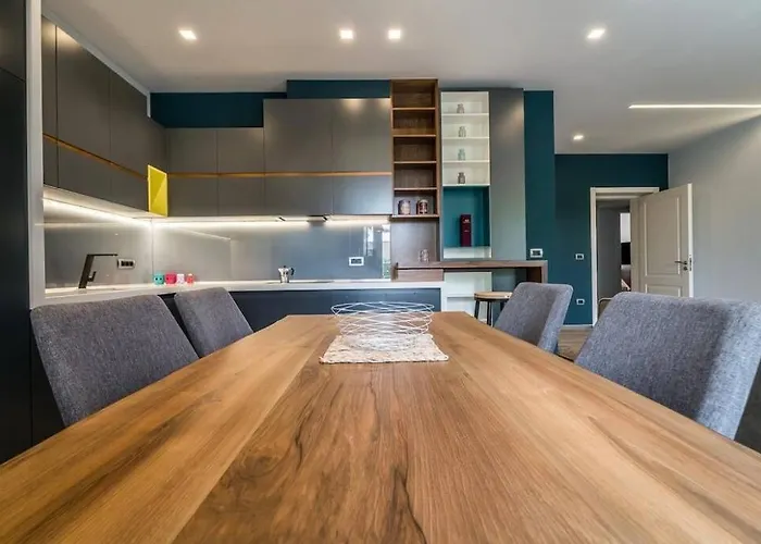 Blloku Deluxe 1br/ap Apartamento Tirana