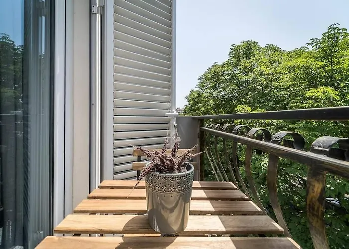 Blloku Deluxe 1br/ap * Tirana